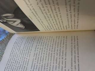 Libro antiguo "Julio Romero de Torres" (1947) -