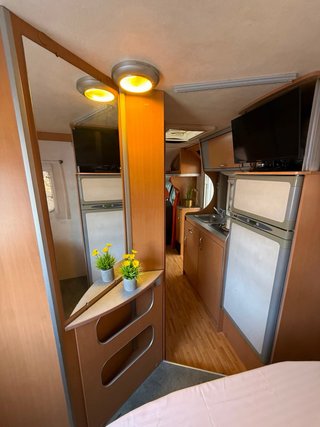 Autocaravana perfilada cama isla garaje xxl litio