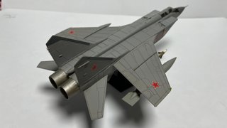 Maqueta Mig-31 Foxhound (1/72) + Extras
