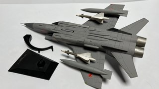 Maqueta Mig-31 Foxhound (1/72) + Extras