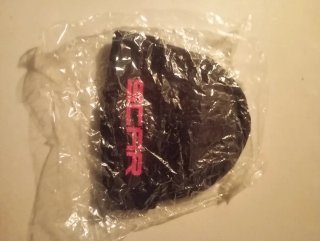 Gorro SCAR negro y rosa