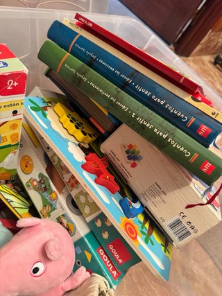 Lote puzzles Goula 1-5 y juguetes