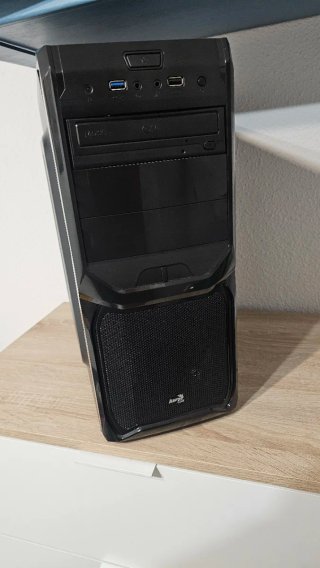 Caja + lector PC Aerocool V3X Negra