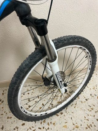 Bicicleta de montaña PRO