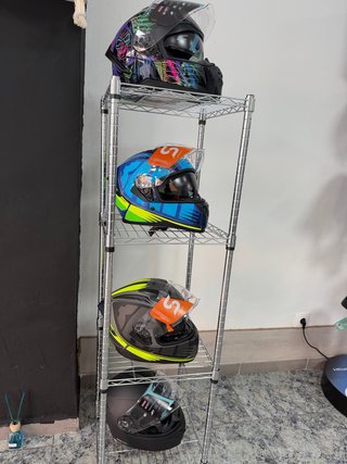 Variedad cascos de moto integrales diseños neón