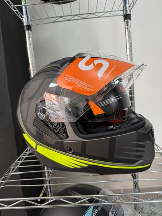 Variedad cascos de moto integrales diseños neón