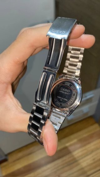 Reloj Casio MTP-1302 Negro y Plateado