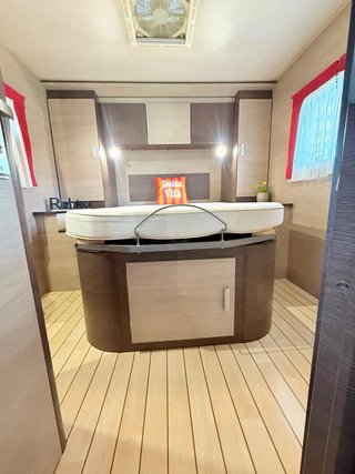Autocaravana Automática con Isla