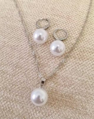 Conjunto Collar y Pendientes Perla/a estrenar