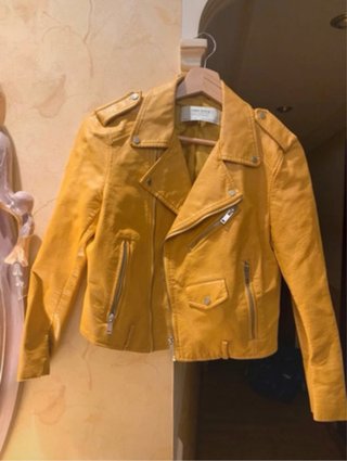 Chaqueta Zara Mostaza