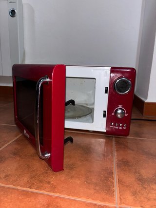 Microondas ARTROM Rojo