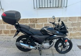 Honda CBR125R Negra y Plateada