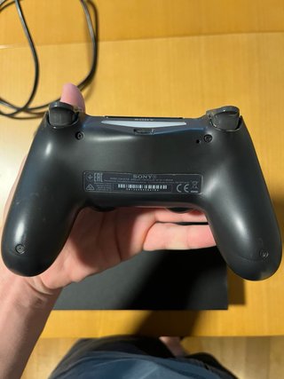Consola PS4 1TB con 2 mandos