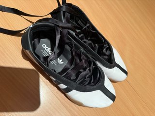 Zapatillas Adidas Taekwondo Blancas y Negras