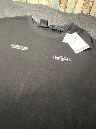 Camiseta negra nueva