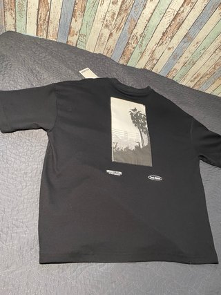 Camiseta negra nueva