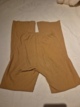 Pantalón largo acampanado tejido