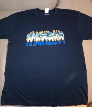 Camiseta con diseño de equipo de fútbol