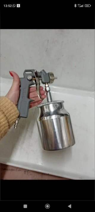 Pistola de pintar nueva