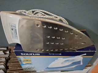 Plancha de vapor Taurus Acqua Plus 2200W