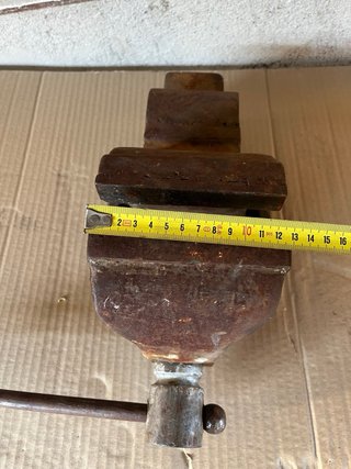 Tornillo de banco para trabajo