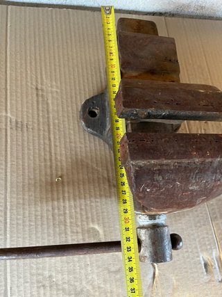 Tornillo de banco para trabajo