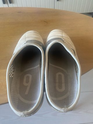 Zuecos Nike Total 90 Plata y Blanco