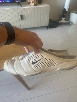 Zuecos Nike Total 90 Plata y Blanco