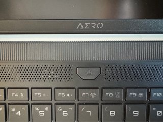 PORTÁTIL GIGABYTE AERO X16 16 RYZEN AI 16GB 1TB
