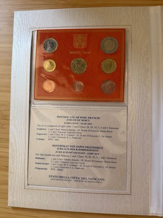 Vaticano Euro 2016-2017 Volume Numismático III