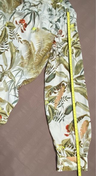 Blusa H&M Estampado Tropical Talla M