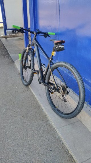 Bicicleta de Montaña Negra y Verde