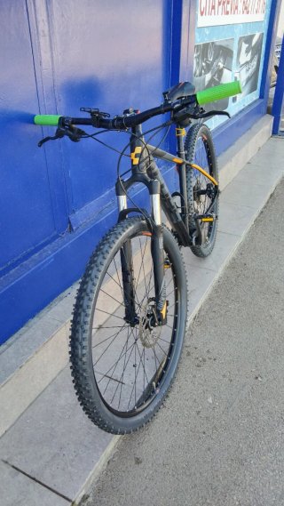 Bicicleta de Montaña Negra y Verde