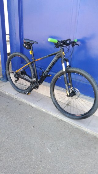 Bicicleta de Montaña Negra y Verde