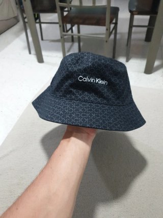 Gorro de playa Calvin Klein