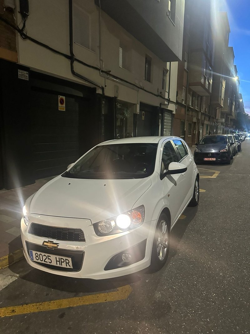 Chevrolet Aveo 2013  etiqueta C en exelente estado - foto 1
