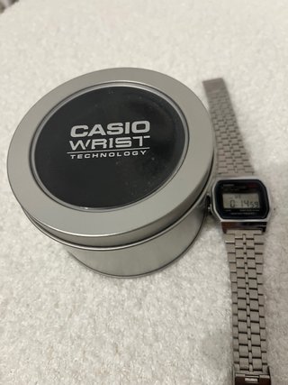 Reloj Casio Digital Plata y Negro