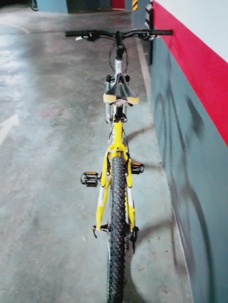 Bicicleta MTB Giant Amarilla