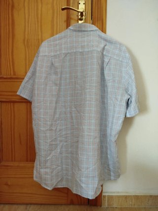 Camisa de cuadros azul y roja