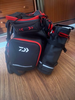 Macuto Pesca Daiwa Tournament Negro/Rojo