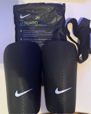 Espinilleras Nike J Guard Negras.