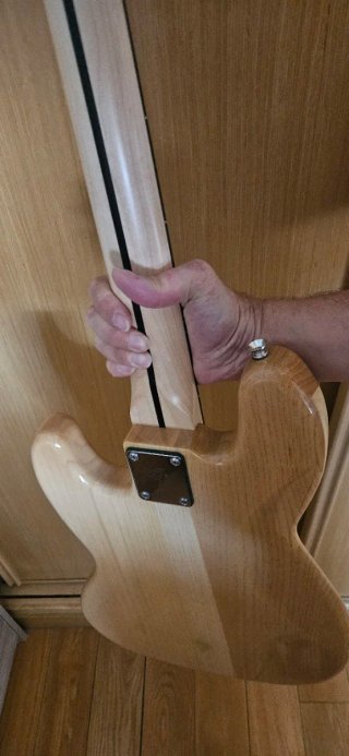 Bajo Eléctrico Harley Benton JB imitando Fender