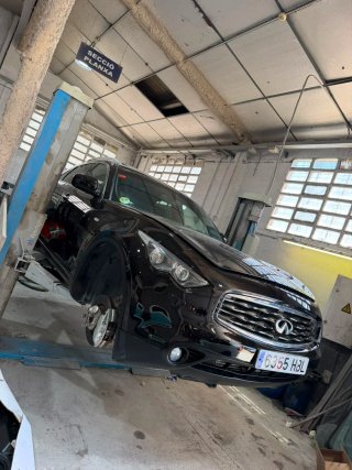 Infiniti FX30 2012
