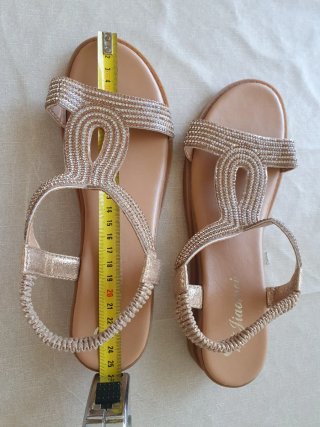 Sandalias doradas adornadas talla 39.5