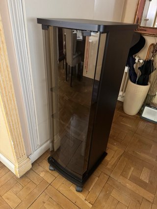 Mueble vitrina CD/DVD con ruedas