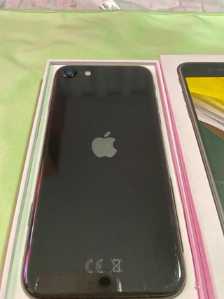 iPhone SE 2da Gen Negro (Vendo o Cambio)