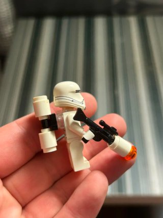 Minifigura LEGO Flametrooper de la Primera Orden