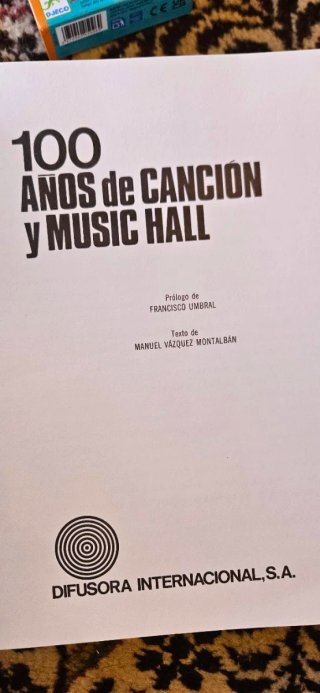 100 Años de Canción y Music Hall + Vinilos