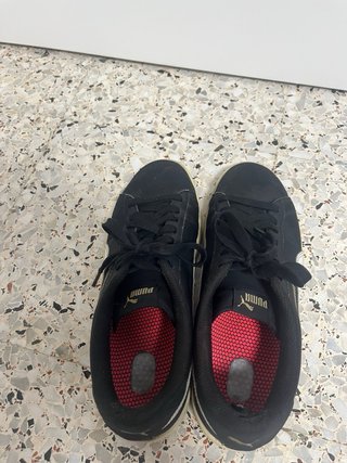 Zapatillas Puma Negras y Blancas