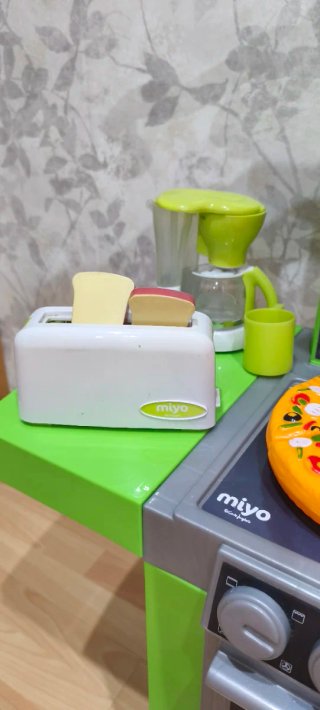Cocinita de juguete Miyo verde